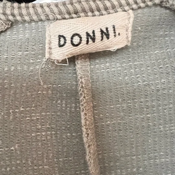 DONNI. Sweater - Picture 4 of 5